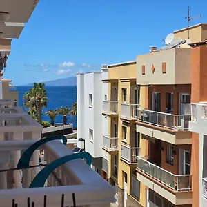 Beautiful Renovated With Air Conditioning Just Steps From The Sea In Appartement Playa de San Juan (Tenerife)