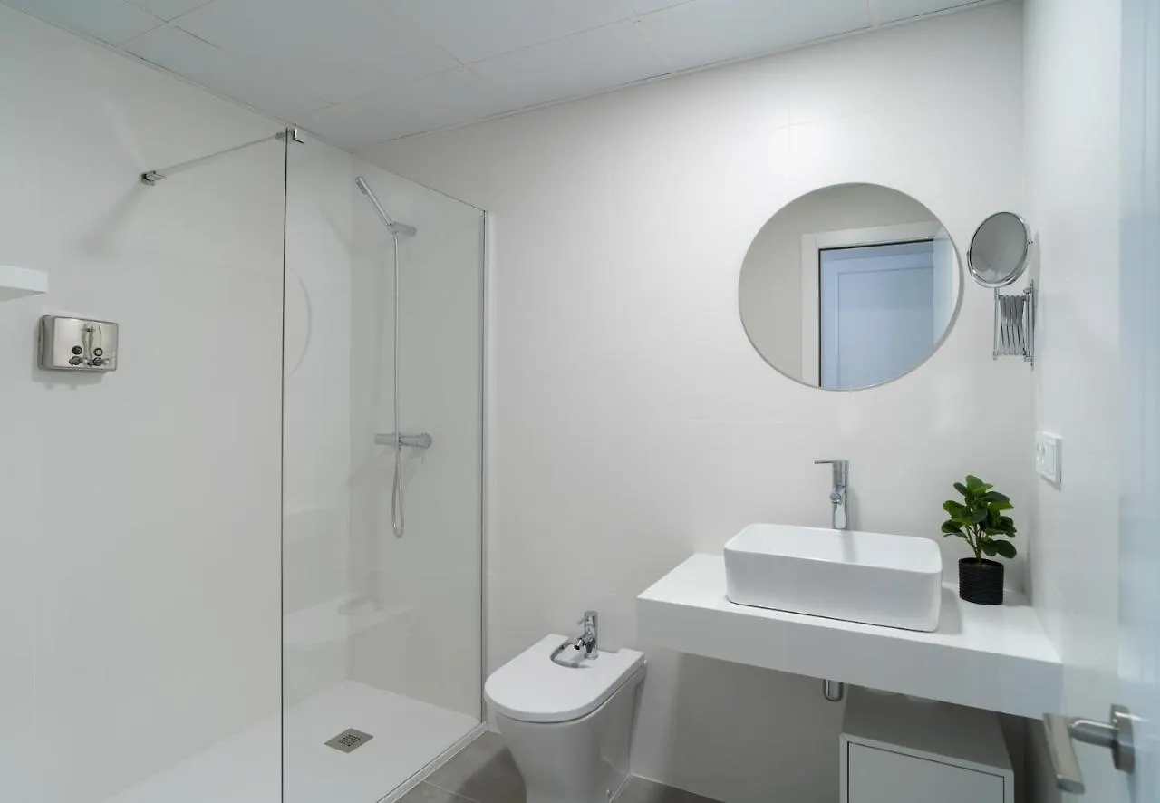 Appartement Aac Malaga - Apartamento Con Terraza, Muy Amplio, Totalmente Equipado, Cerca Del Centro Y Nuevo!