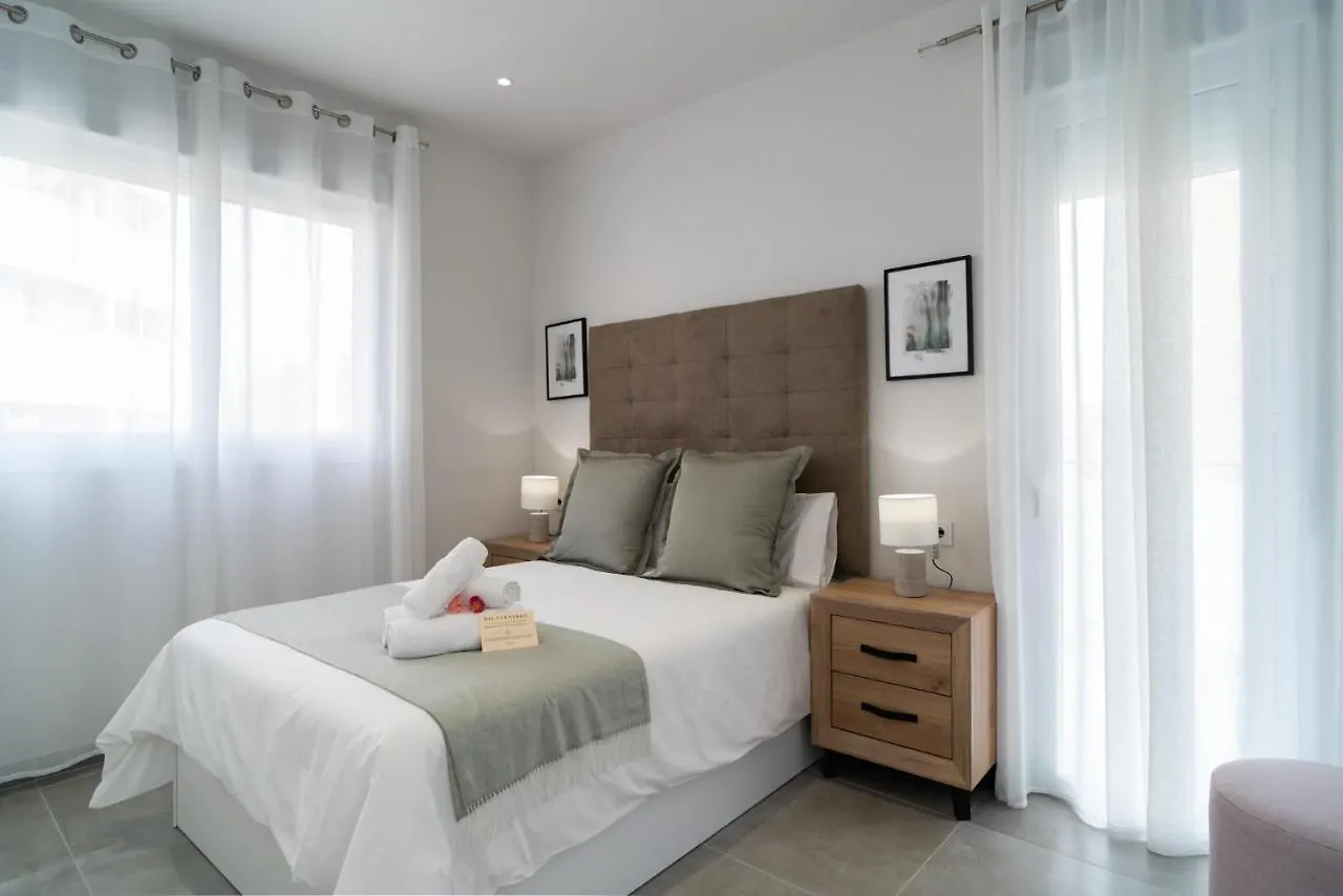 Appartement Aac Malaga - Apartamento Con Terraza, Muy Amplio, Totalmente Equipado, Cerca Del Centro Y Nuevo!