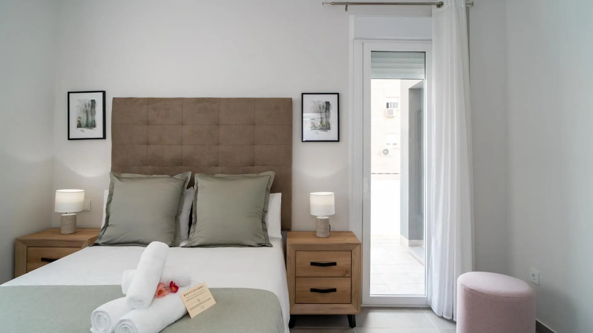 Appartement Aac Malaga - Apartamento Con Terraza, Muy Amplio, Totalmente Equipado, Cerca Del Centro Y Nuevo!