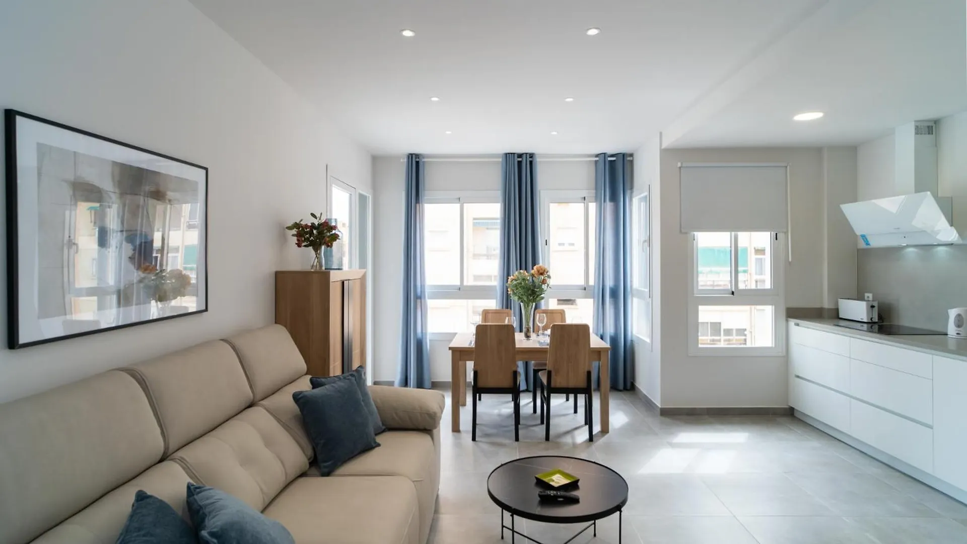 Aac Malaga - Apartamento Con Terraza, Muy Amplio, Totalmente Equipado, Cerca Del Centro Y Nuevo!